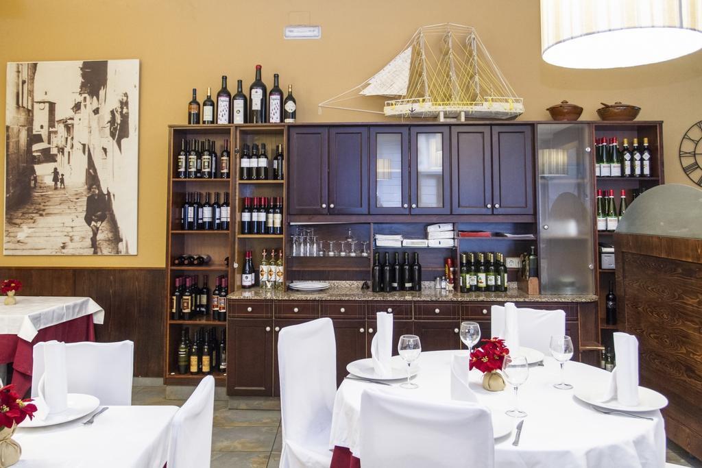 Hostal Restaurante Alarico Allariz Eksteriør billede