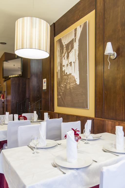Hostal Restaurante Alarico Allariz Eksteriør billede